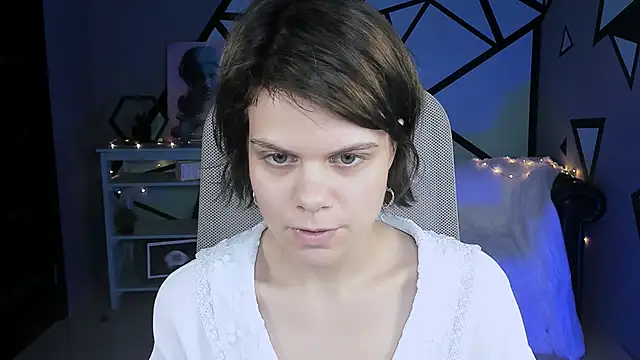 Snapshot of EllieMurler chatting on 09-24-25, 09:12 EllieMurler online show from 09-24-25, 09:12