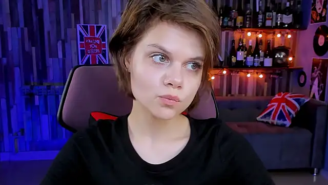 Snapshot of EllieMurler chatting on 10-14-25, 09:10 EllieMurler online show from 10-14-25, 09:10