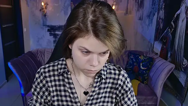 Snapshot of EllieMurler chatting on 10-27-25, 09:02 EllieMurler online show from 10-27-25, 09:02