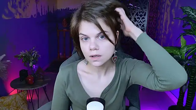 Snapshot of EllieMurler chatting on 11-12-25, 09:10 EllieMurler online show from 11-12-25, 09:10