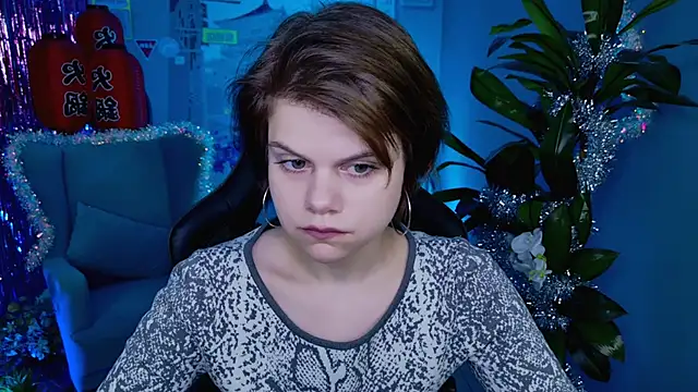 Snapshot of EllieMurler chatting on 12-18-25, 09:04 EllieMurler online show from 12-18-25, 09:04