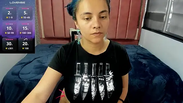 Snapshot of Kiara_Cruz__ chatting on 09-26-25, 08:13 Kiara Cruz online show from 09-26-25, 08:13