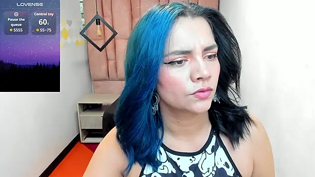 Snapshot of Kiara_Cruz__ chatting on 10-07-25, 08:06 Kiara Cruz online show from 10-07-25, 08:06