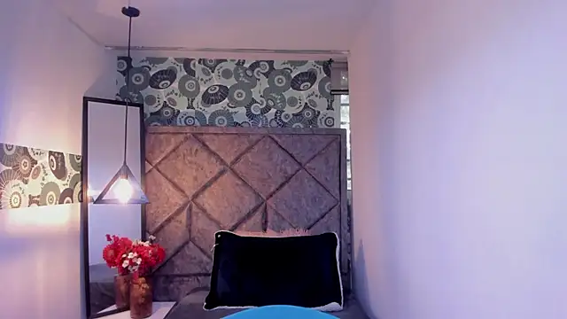 Snapshot of Kiara_Cruz__ chatting on 11-10-25, 08:19 Kiara Cruz online show from 11-10-25, 08:19