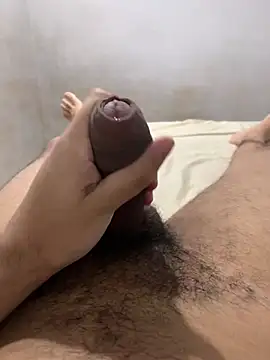 renannoviinho17z online show from 04-11-26, 12:59