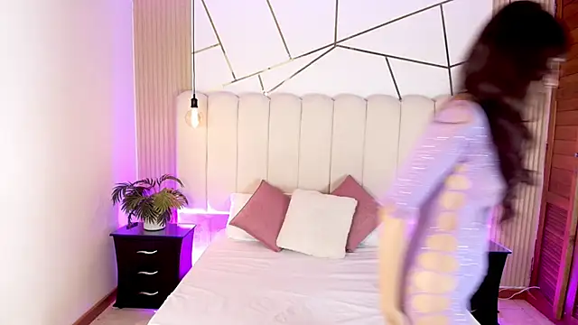 Snapshot of candyclair1 chatting on 02-10-26, 07:07 candyclair1 online show from 02-10-26, 07:07