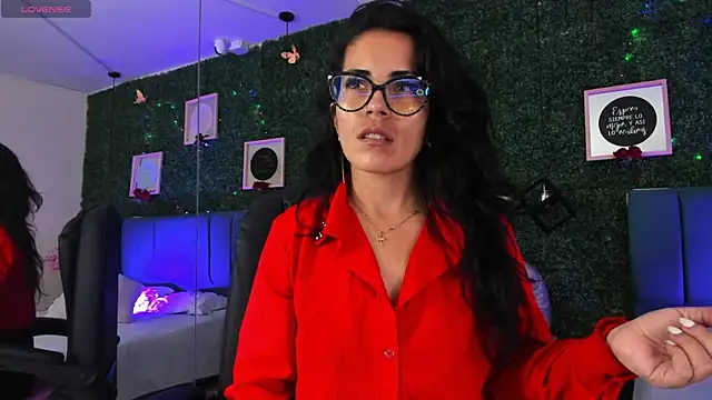 Linagh  online show from 11-19-25, 11:54