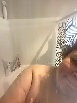 hazeleyedbeauty926 online show from 12-21-25, 05:31