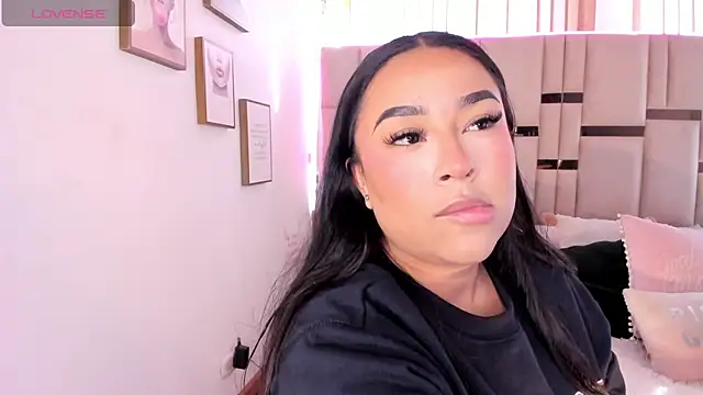 Snapshot of Zoey_thompson chatting on 10-28-25, 08:00 Zoey thompson online show from 10-28-25, 08:00