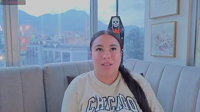 Snapshot of Zoey_thompson chatting on 10-30-25, 02:29 Zoey thompson online show from 10-30-25, 02:29