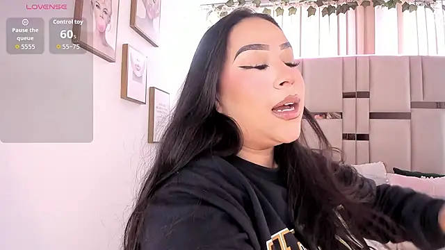 Snapshot of Zoey_thompson chatting on 11-06-25, 07:48 Zoey thompson online show from 11-06-25, 07:48