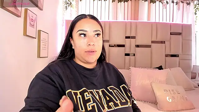 Snapshot of Zoey_thompson chatting on 11-14-25, 07:45 Zoey thompson online show from 11-14-25, 07:45