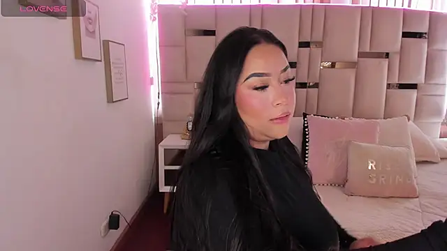 Snapshot of Zoey_thompson chatting on 11-16-25, 02:55 Zoey thompson online show from 11-16-25, 02:55