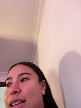 Zoey thompson online show from 04-16-26, 07:47