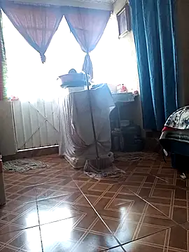 Snapshot of mexosito27 chatting on 09-28-25, 04:34 mexosito27 online show from 09-28-25, 04:34