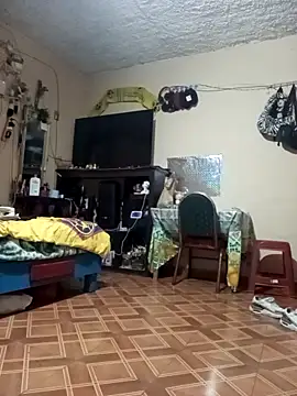 Snapshot of mexosito27 chatting on 10-18-25, 12:57 mexosito27 online show from 10-18-25, 12:57