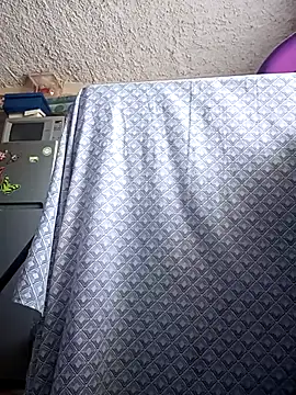 Snapshot of mexosito27 chatting on 10-25-25, 10:37 mexosito27 online show from 10-25-25, 10:37