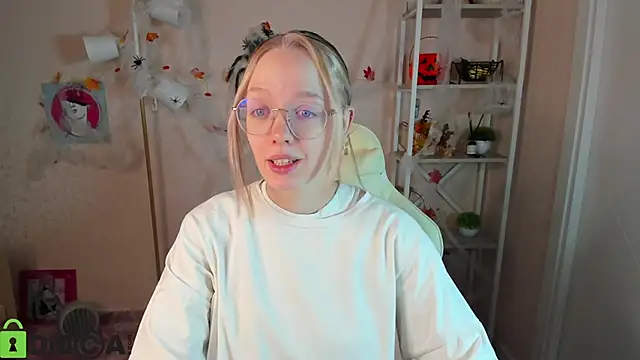 R0cket bunny online show from 10-27-25, 01:09