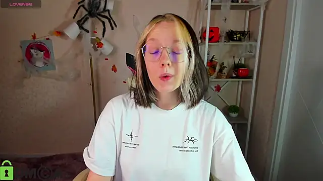 R0cket bunny online show from 11-06-25, 01:06