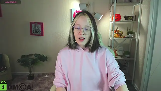 R0cket bunny online show from 11-14-25, 01:04