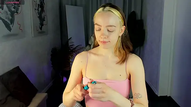 R0cket bunny online show from 04-22-26, 12:35