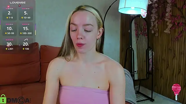 Snapshot of R0cket_bunny chatting on 06-10-26, 12:55 R0cket bunny online show from 06-10-26, 12:55
