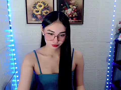 Snapshot of lovelysassy chatting on 10-12-25, 09:03 lovelysassy online show from 10-12-25, 09:03