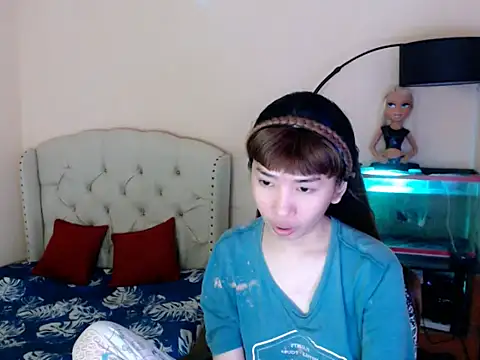 ShantalFoxxy  online show from 04-03-26, 12:52