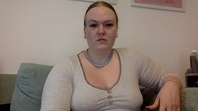 Snapshot of gracelovesxx chatting on 06-03-26, 04:34 gracelovesxx online show from 06-03-26, 04:34