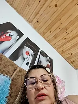 Snapshot of AlexxiaaMat chatting on 04-21-26, 11:05 AlexxiaaMat online show from 04-21-26, 11:05