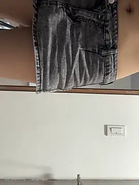 sweet artemiis online show from 12-22-25, 08:50