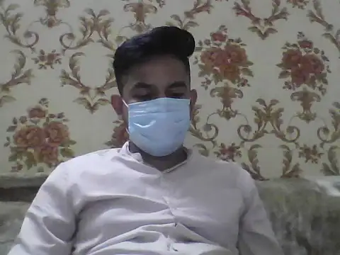 Snapshot of NIVAN_7251 chatting on 11-12-25, 01:33 NIVAN 7251 online show from 11-12-25, 01:33