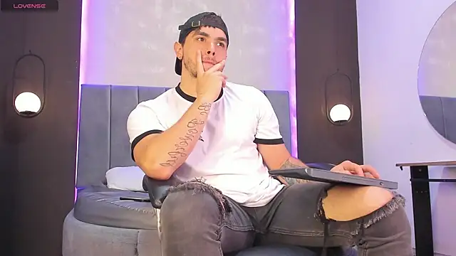 Liam walk  online show from 11-10-25, 08:08