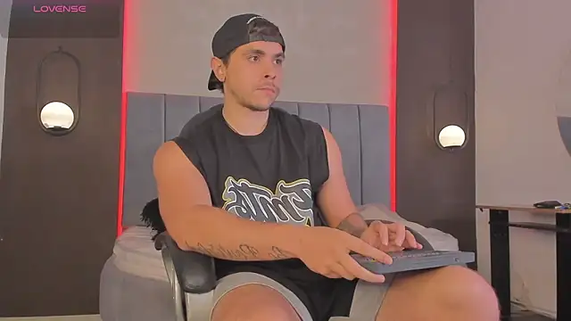 Liam walk  online show from 03-18-26, 09:07