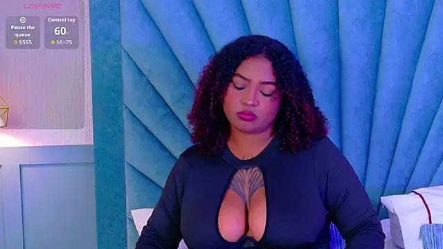 Snapshot of Cristal-Jonnes chatting on 09-20-25, 03:51 Cristal-Jonnes online show from 09-20-25, 03:51