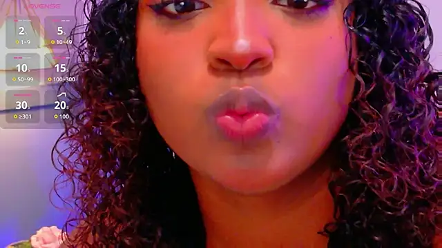 Snapshot of Cristal-Jonnes chatting on 10-11-25, 03:06 Cristal-Jonnes online show from 10-11-25, 03:06