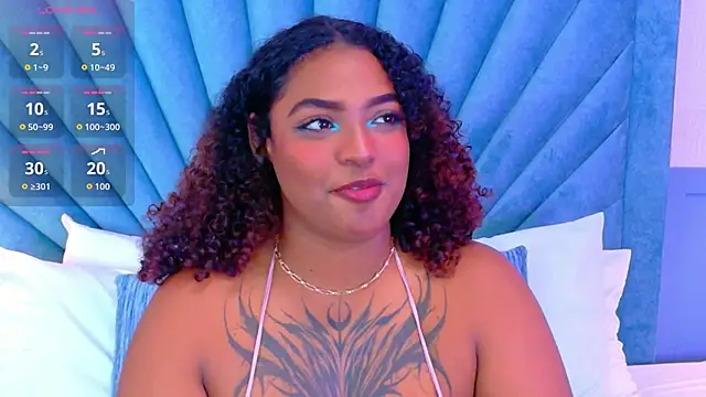 Snapshot of Cristal-Jonnes chatting on 10-17-25, 03:31 Cristal-Jonnes online show from 10-17-25, 03:31