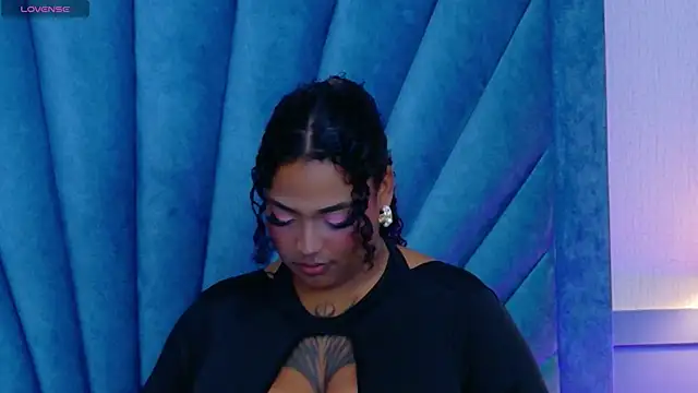 Snapshot of Cristal-Jonnes chatting on 12-05-25, 03:04 Cristal-Jonnes online show from 12-05-25, 03:04