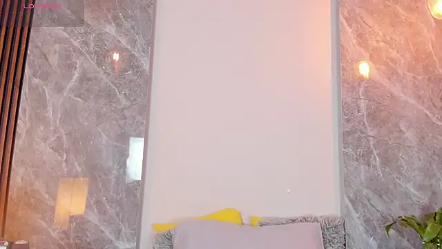 Snapshot of Emma_hunter_ chatting on 10-16-25, 03:51 Emma hunter online show from 10-16-25, 03:51