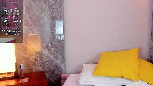 Snapshot of Emma_hunter_ chatting on 11-23-25, 04:12 Emma hunter online show from 11-23-25, 04:12