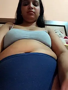 Snapshot of Maahhii_2 chatting on 04-15-26, 08:42 Maahhii 2 online show from 04-15-26, 08:42