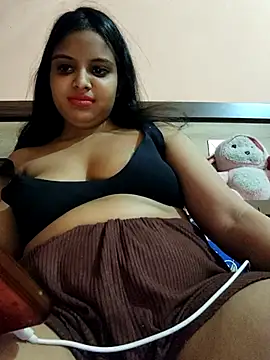Snapshot of Maahhii_2 chatting on 04-17-26, 09:51 Maahhii 2 online show from 04-17-26, 09:51