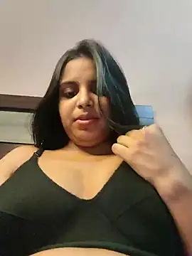 Snapshot of Maahhii_2 chatting on 04-28-26, 03:22 Maahhii 2 online show from 04-28-26, 03:22