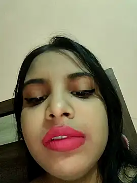 Snapshot of Maahhii_2 chatting on 05-05-26, 08:28 Maahhii 2 online show from 05-05-26, 08:28