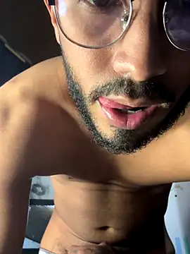 Snapshot of TU-MORENOO chatting on 09-28-25, 09:09 TU-MORENOO online show from 09-28-25, 09:09