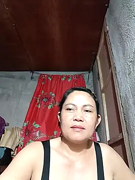 Everleigh mom online show from 09-16-25, 10:49