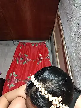 Everleigh mom online show from 09-18-25, 08:44