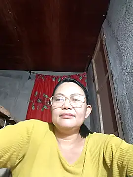 Everleigh mom online show from 10-19-25, 12:17