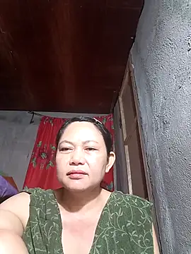 Everleigh mom online show from 11-01-25, 08:22