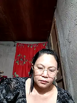 Everleigh mom online show from 11-19-25, 10:48